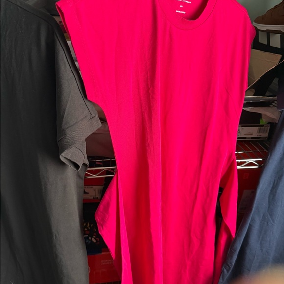 Universal Standard Red - Picture 10 of 15